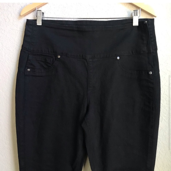 Spanx Alexia Black Skinny Jeans with side zip - Picture 3 of 10